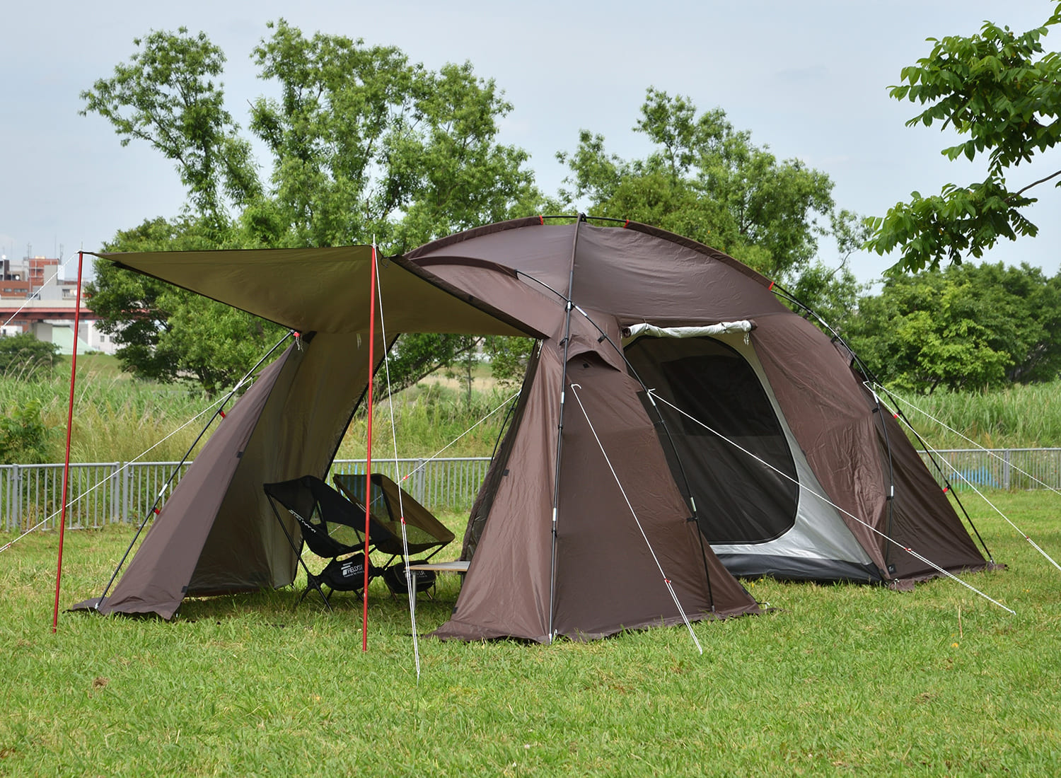 フィールドア『2ルームシェルターテント560』のブログ・レビュー紹介